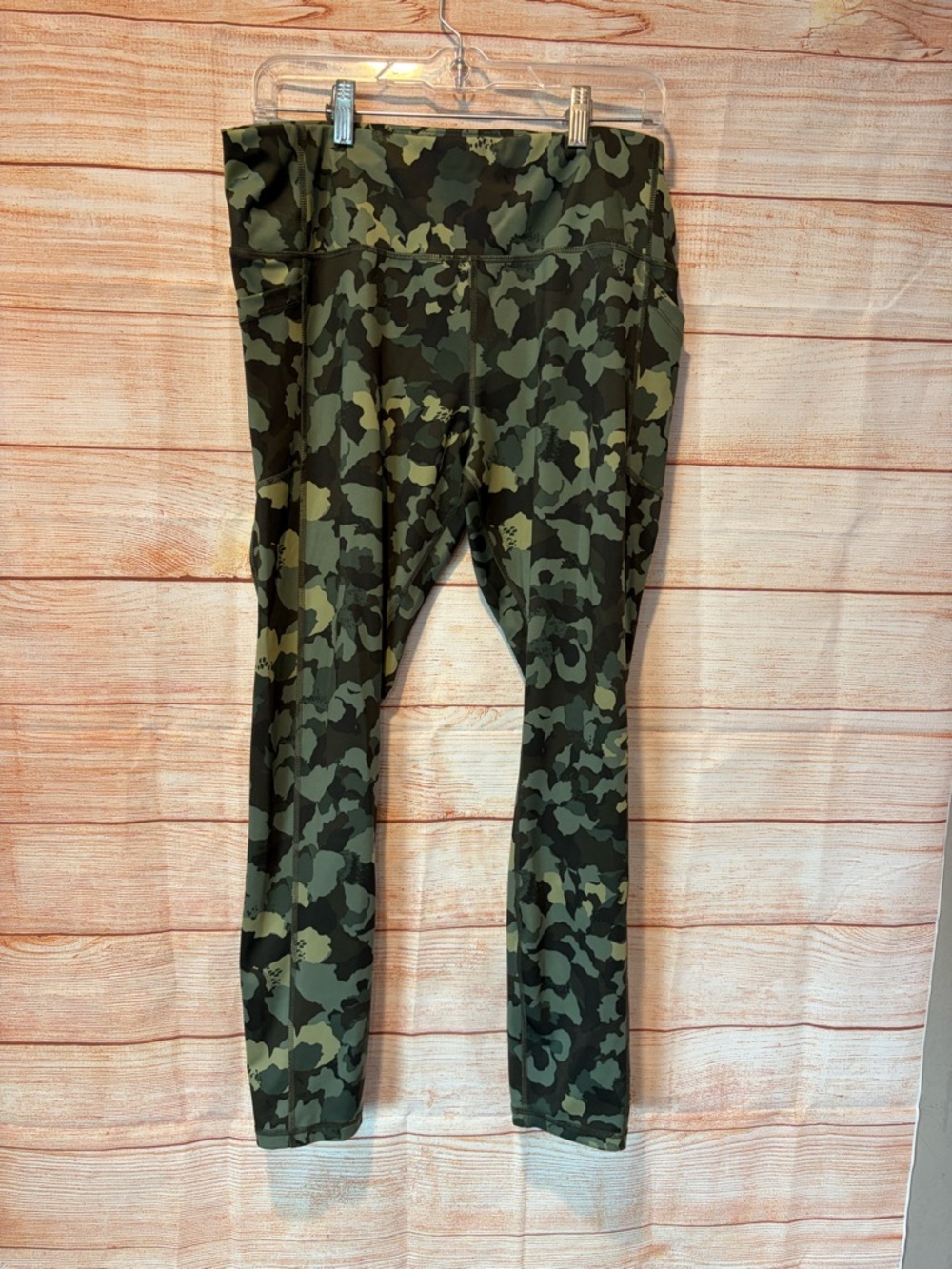 Womens Camouflage Active Leggings - Olive Green